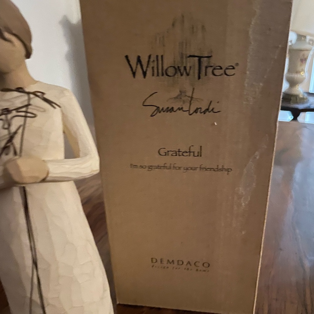 Susan Lordi WillowTree “Grateful” - Picture 2 of 6